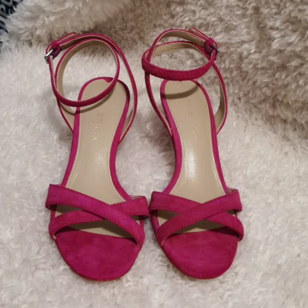 NWOB Via Spiga Suede Sandals Fuschia 6M